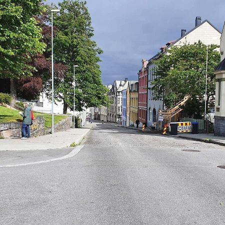 Near Brosundet, Newly Refurnished, Free Street Parking Ålesund Exterior foto
